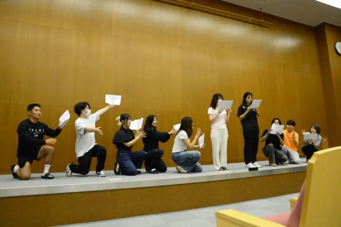 社会教育学科「生涯学習特論Ⅰ［文化芸術実践論］」～表現活動を通して