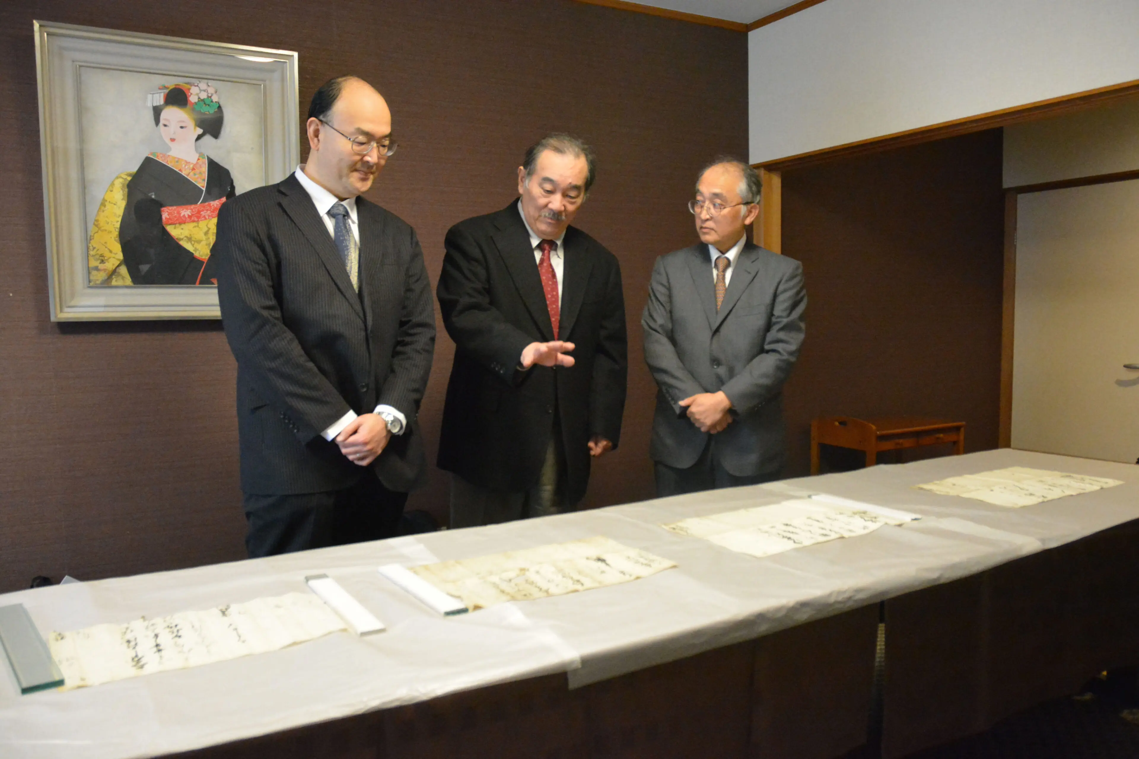 天理大学歴史文化学科 幡鎌教授・天野教授「菊岡家文書」調査の中間