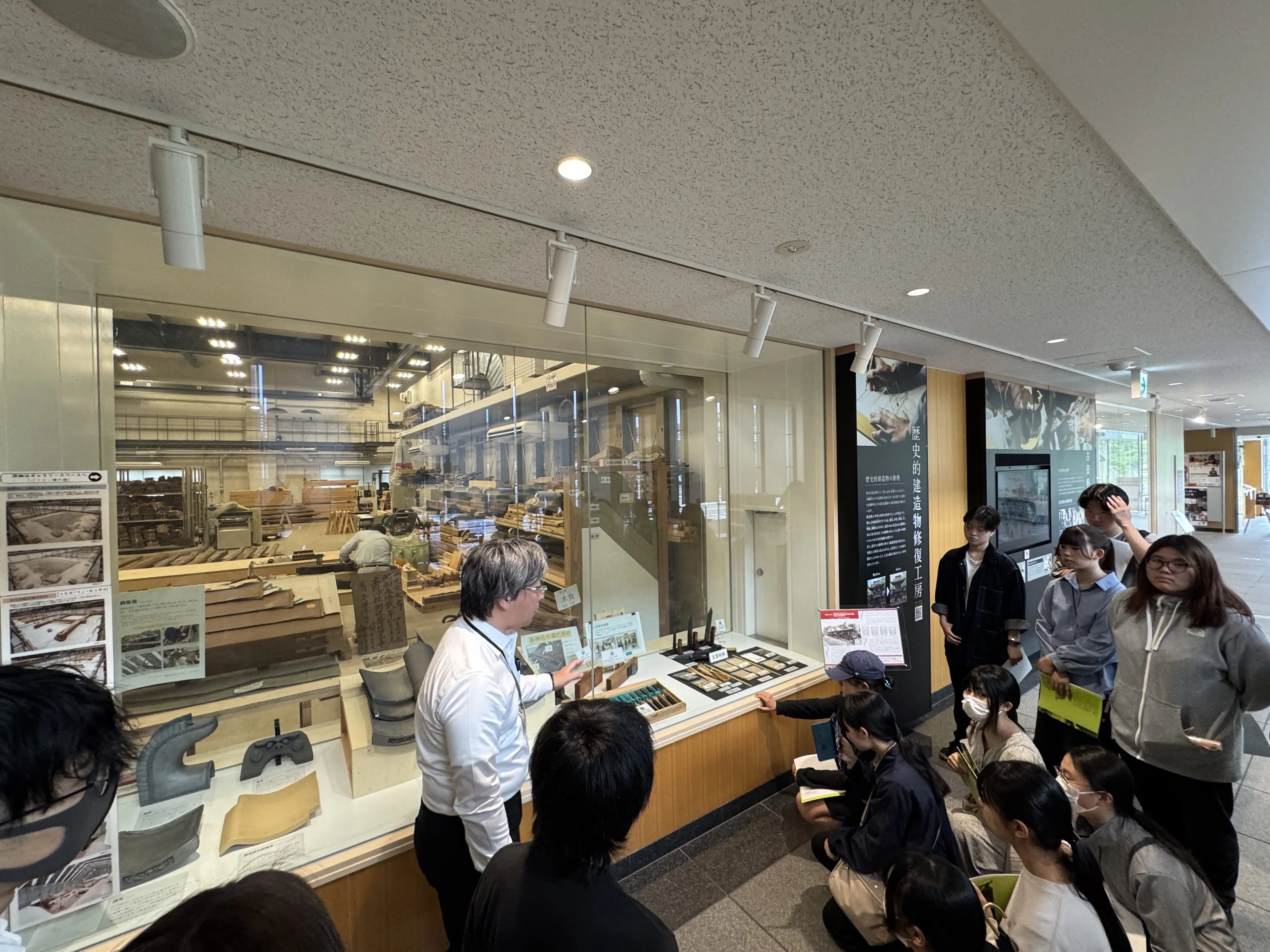 なら歴史芸術文化村の文化財修復展示棟を見学しました | 天理大学
